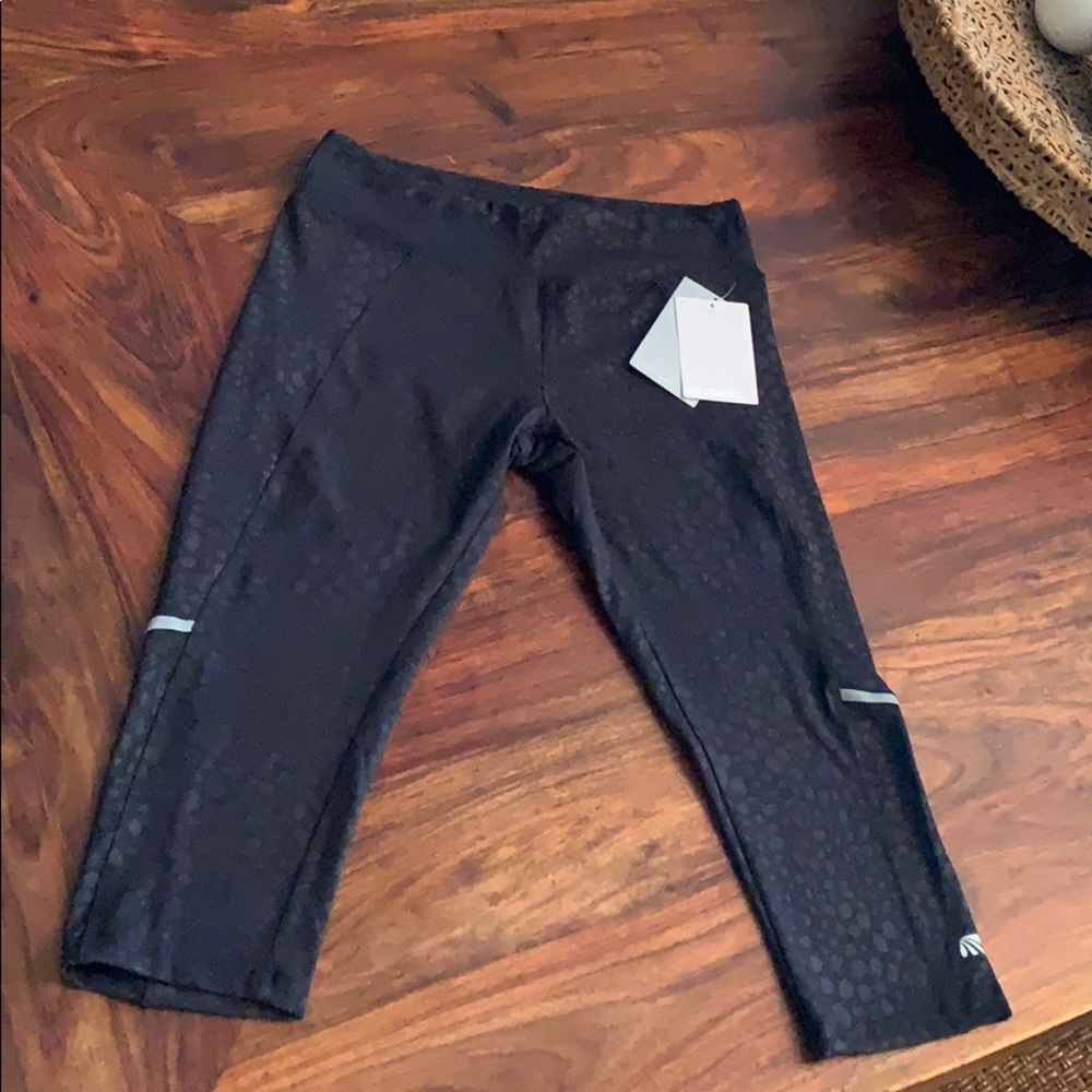 Marika L crop athletic leggings black stretch